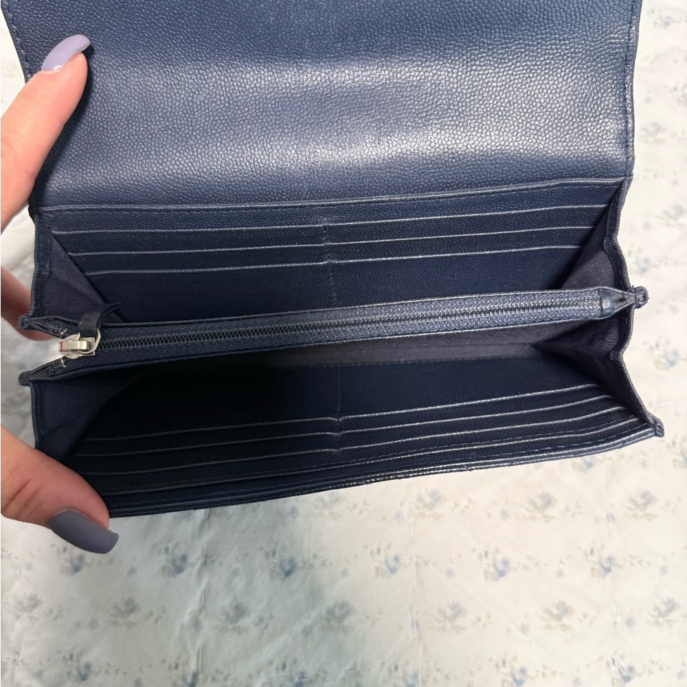 CHANEL Dark Blue Quilted Card Holder - Picture 8 of 11
